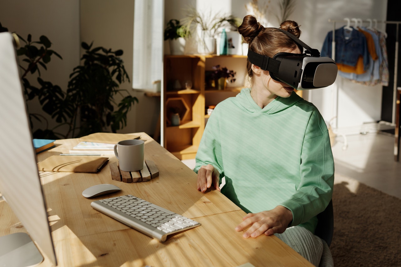 Zugänglichkeit und Inklusion für VR-Trainingserfahrungen